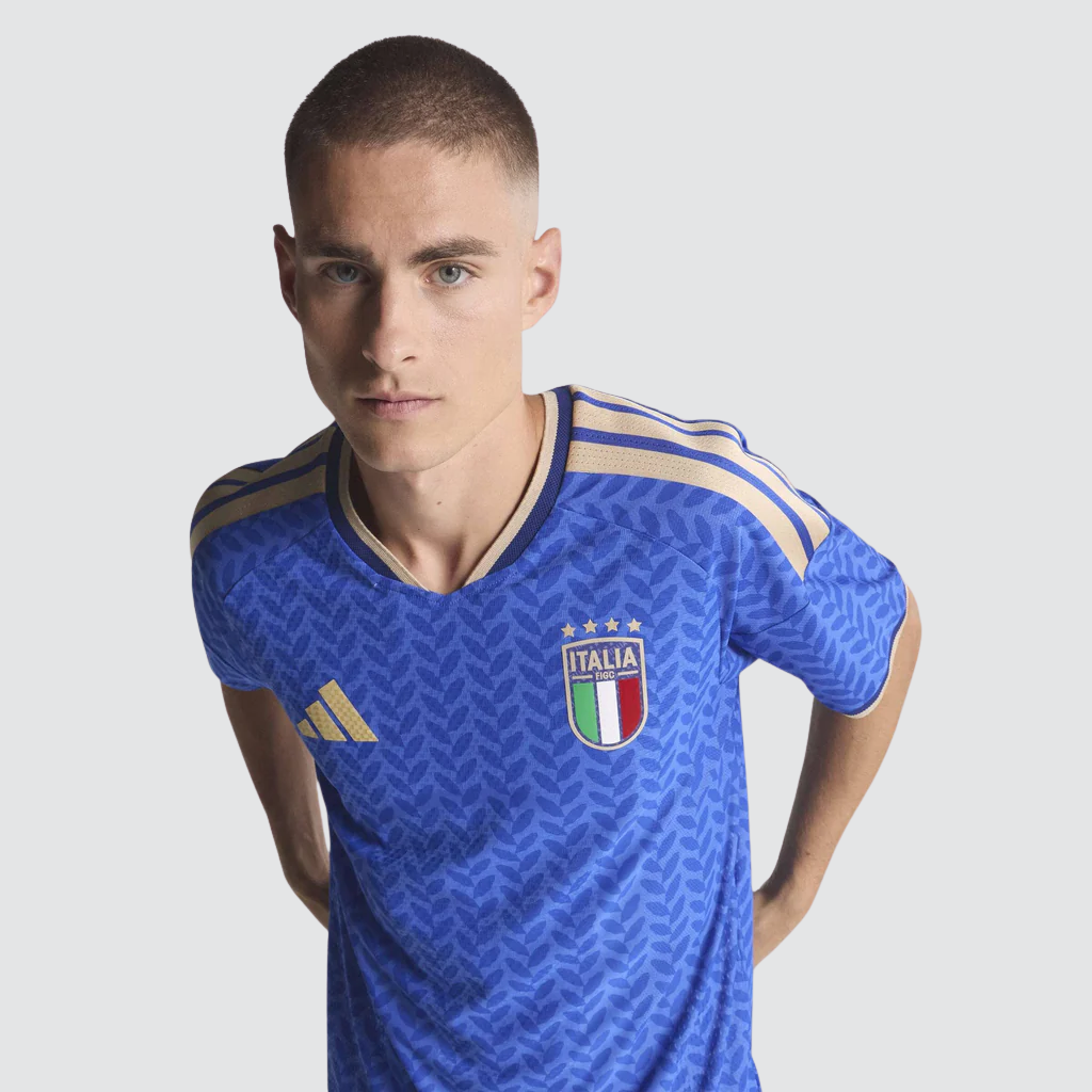 Camisa Itália 2026 adidas vista de frente
